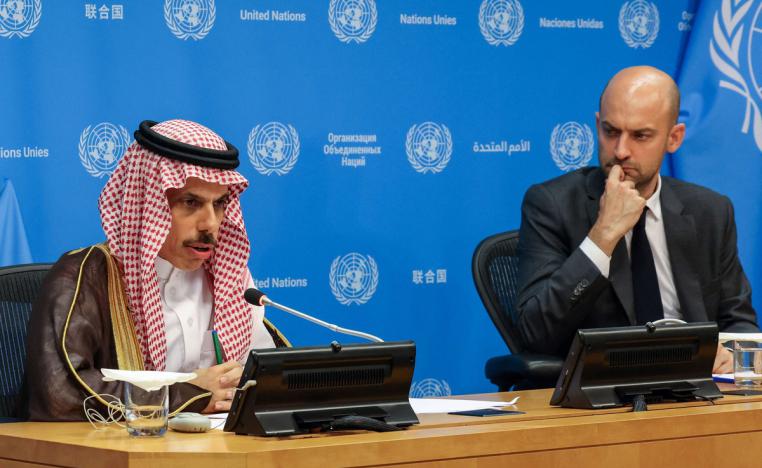 الرياض وباريس تقودان جهود إحياء حل الدولتين 