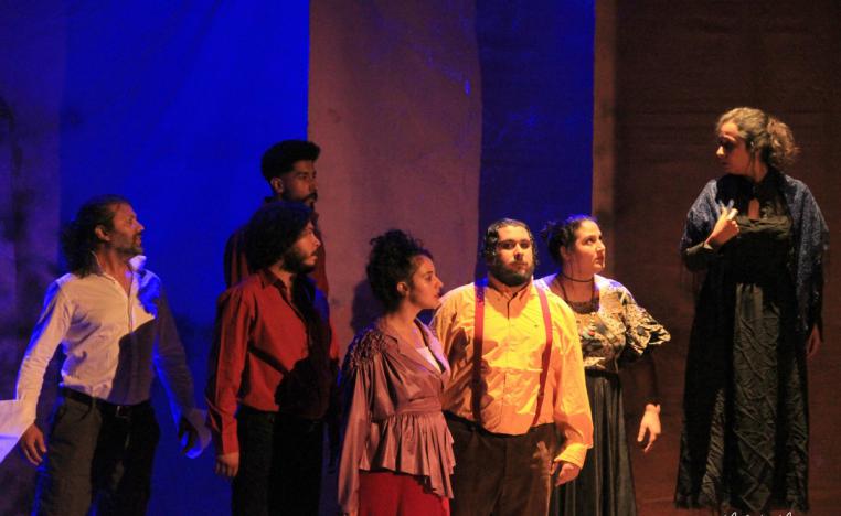 مسرحية 'عرس القمر'