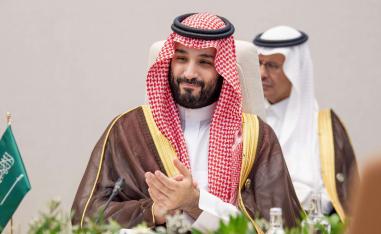 الأمير محمد يحرص بنفسه على توسيع مشاريع رؤية 2030