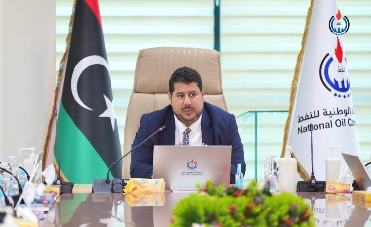 سليمان شغل العديد من المناصب القيادية في قطاع النفط 