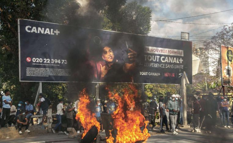 الفضاء الرقمي بيئة خصبة للتضليل والانقسام