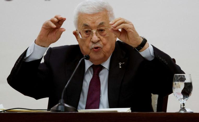 عباس يسعى إلى تجنب حالة الفراغ السياسي في حال غيابه 