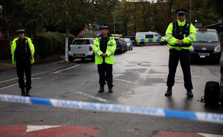 الشرطة البريطانية تعزز تواجدها حول المعابد اليهودية والمساجد 