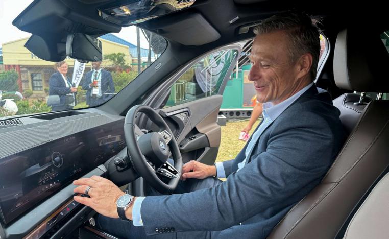 'بي أم دبليو' 