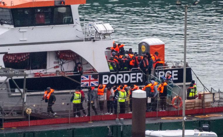 الضغوط الشعبية والسياسية تتزايد لمعالجة ملف الهجرة غير النظامية