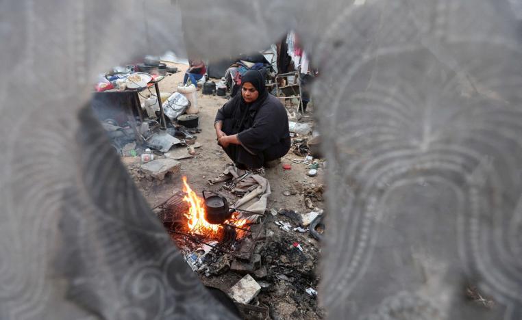 إسرائيل تدفع بكل الوسائل لافراغ غزة من سكانها 