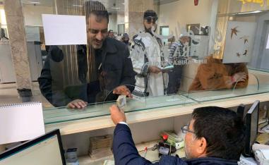 النظام المالي الليبي يدفع ثمن الصراع على النفوذ والسلطة 