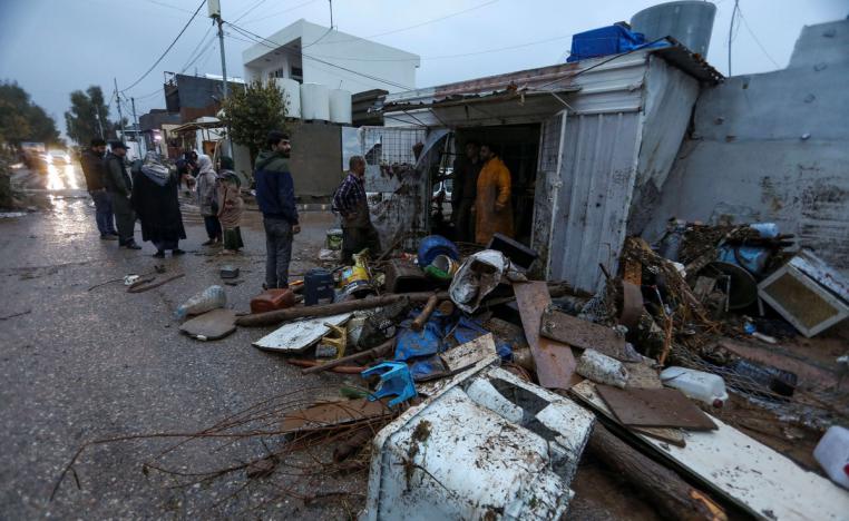 بينما يغرق العراقيون في أوحال الأزمات ينشغل الساسة في صراع المصالح