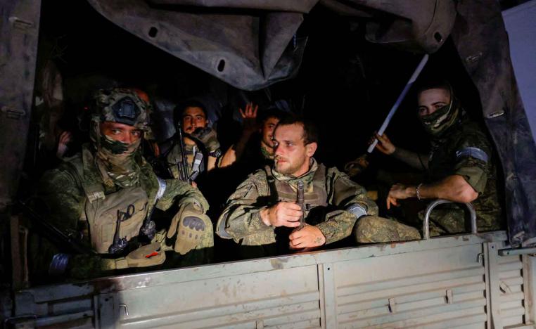 Thousands wishing to join Russian forces