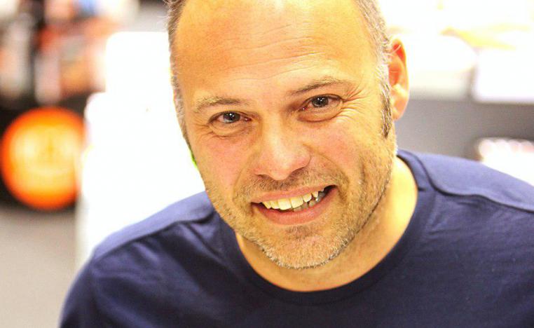 رواية 'العالَم متعَب'