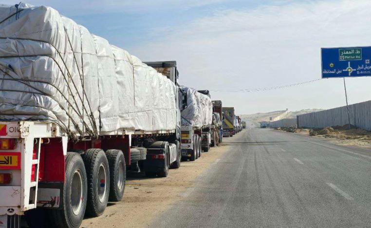 أطنان من المساعدات الإنسانية لغزة في انتظار ضوء أخضر 