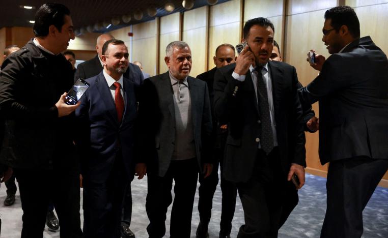 مشهد سياسي معقد