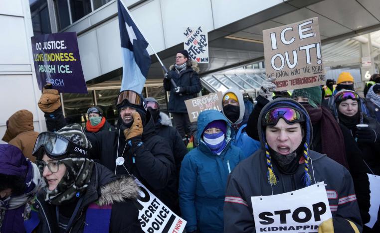 مسيرة احتجاجية بمينيابوليس رفضًا لنشر ترامب ضباط الهجرة