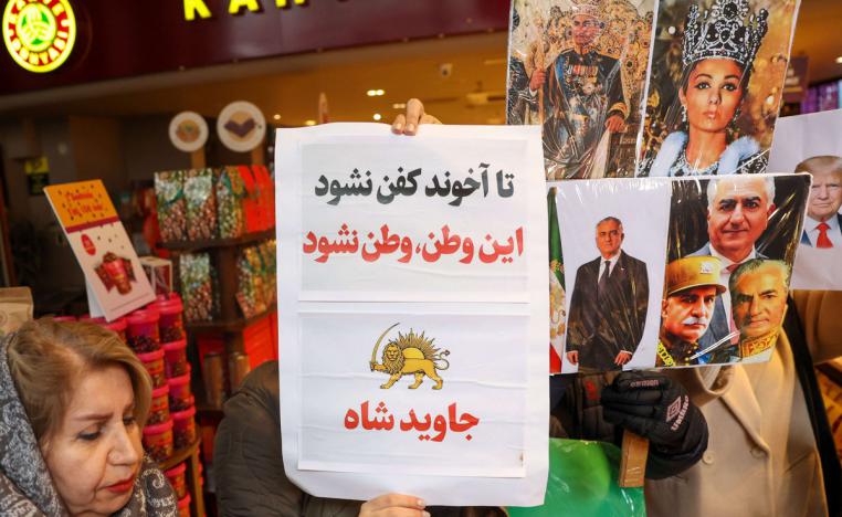 رضا بهلوي يحفز المتظاهرين من خارج إيران