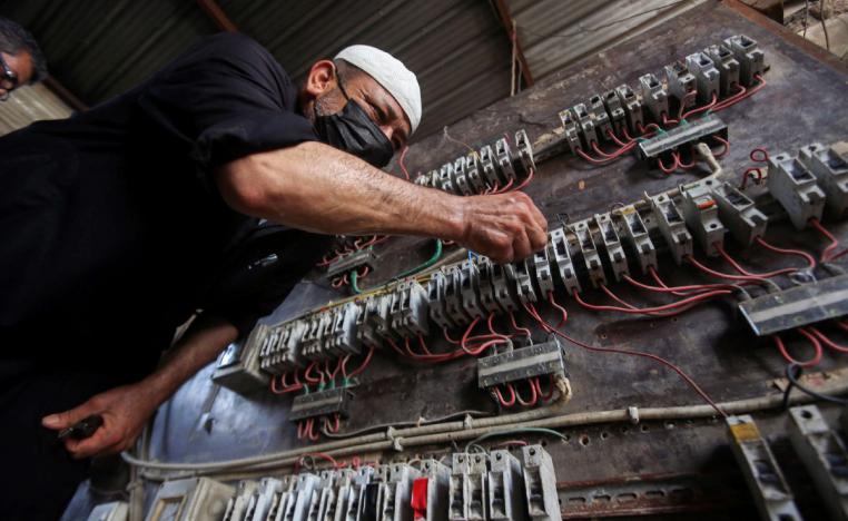 العراقيون يدفعون ثمن تهالك البنية التحتية الكهربائية  