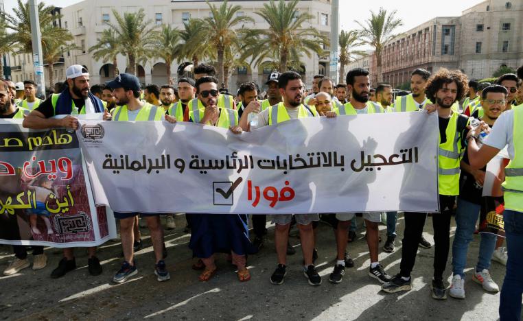 الليبيون يأملون إخراج بلادهم من متاهة المراحل الانتقالية 
