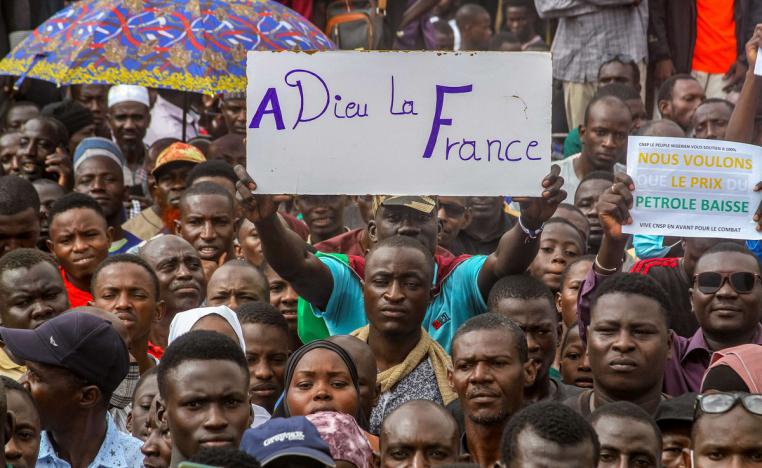 السلطات في النيجر تستثمر مشاعر كره القوة الاستعمارية السابقة
