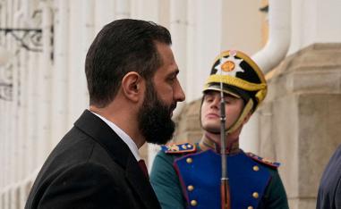 الشرع يسعى لتوازن في العلاقات مع روسيا والغرب