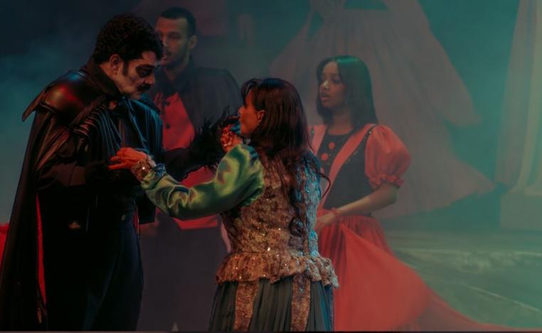 مسرحية 'مصاص دماء'