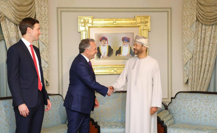 مسقط تتحدث عن مفاوضات غير مباشرة