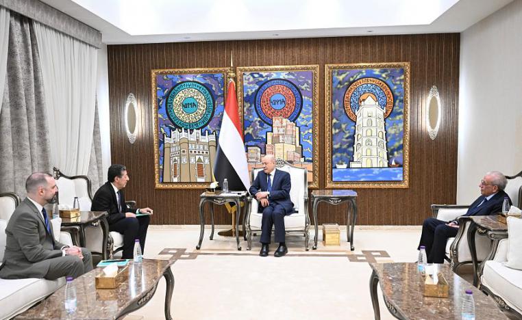 رشاد العليمي يصف الحوثيين بالجماعة العقائدية المغلقة