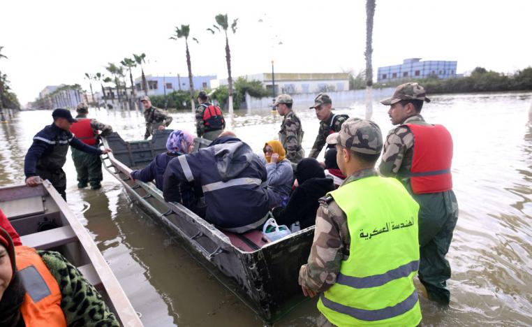 عمليات إجلاء المواطنين مستمرة