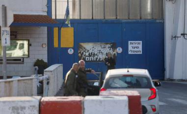 Major threat to lives of detainees