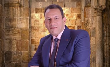 الكاتب حسن الحضري