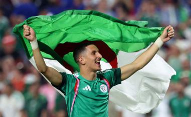 لاعب جزائري