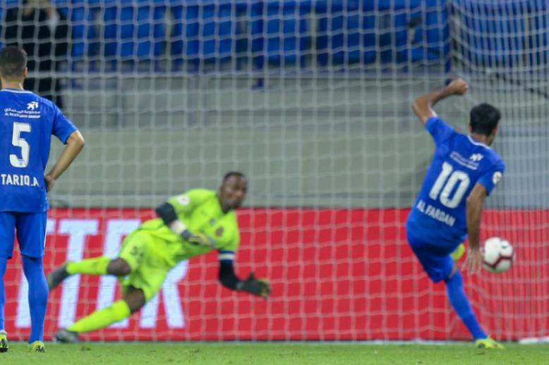 مهاجم شباب الاهلي يهز الشباك  