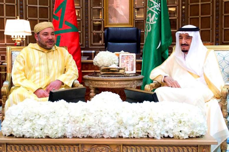 Saudi King Salman bin Abdulaziz meeting with King Mohammed VI of Morocco upon his arrival to Riyadh in 2015