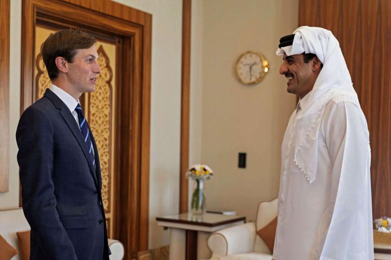 أمير قطر الشيخ تميم بن حمد آل ثاني يستقبل الأمين العام لمجلس التعاون الخليجي نايف الحجرف