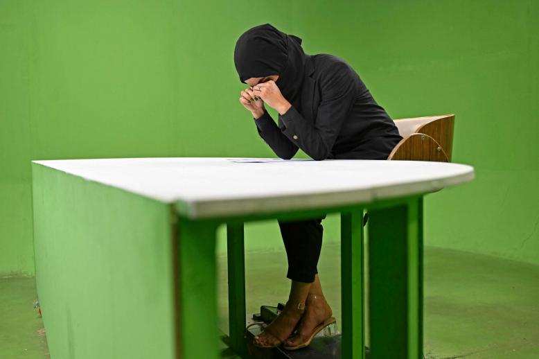 المرأة الافغانية تختفي وراء حُجب التطرف