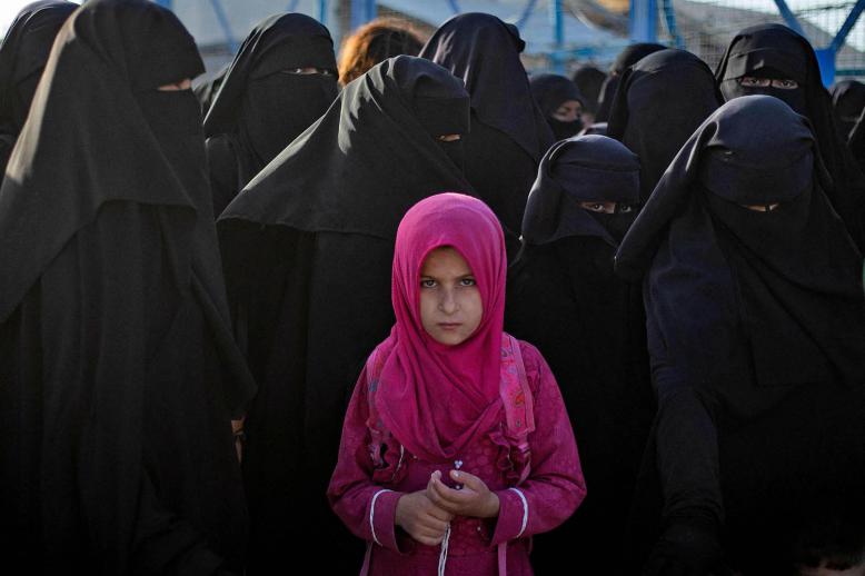 نساء محتجزات في مخيم الهول