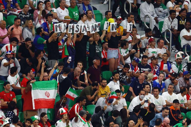 تحظر مدونة السلوك بملاعب كأس العالم في قطر الرايات والأعلام والمنشورات والملابس وأي مقتنيات أخرى ذات "طبيعة سياسية أو مسيئة أو تمييزية".