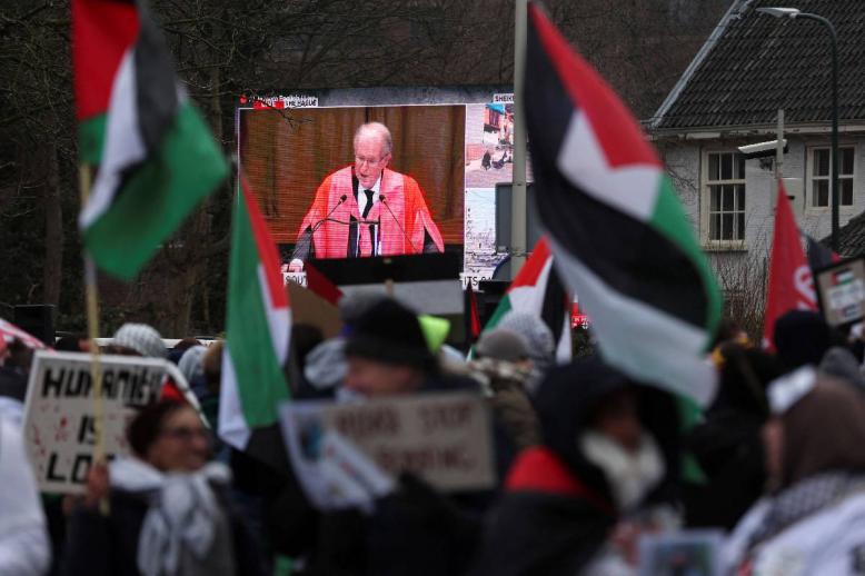 تظاهرة داعمة للفلسطينيين أمام محكمة العدل الدولية في لاهاي