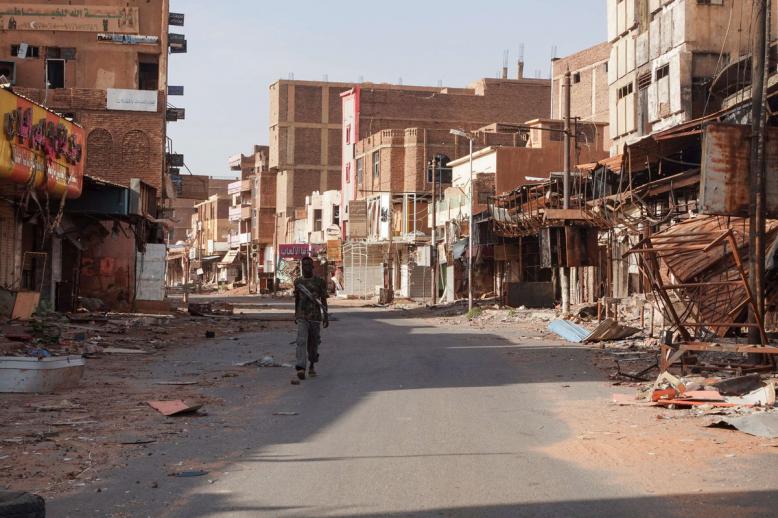 لا بوادر لوقف الصراع الذي أعاد السودان سنوات إلى الوراء 