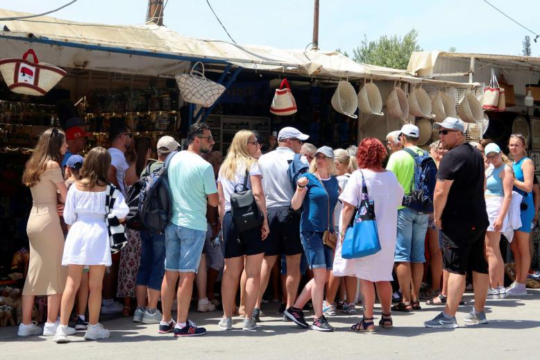 السياحة تعتبر رافعة أساسية للنهوض بالاقتصاد التونسي 