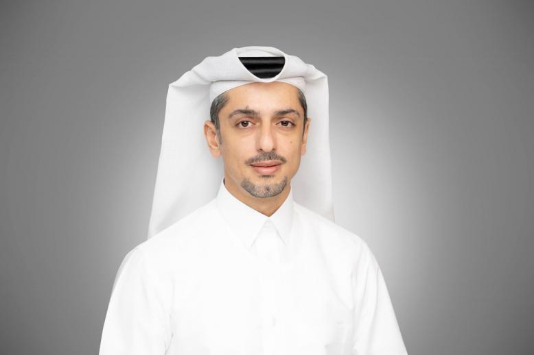 حمد علي الخاطر  يخلف بدر محمد المير على رأس مجموعة الخطوط القطرية 