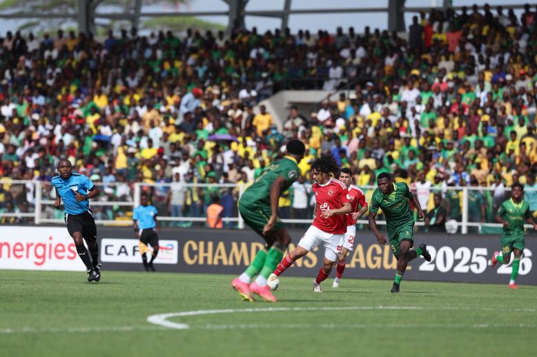 أليو ديانج نجح في تذليل الفارق للأهلي المصري