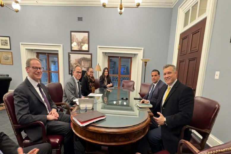 إدارة ترامب تضع بغداد أمام خيار وجودي