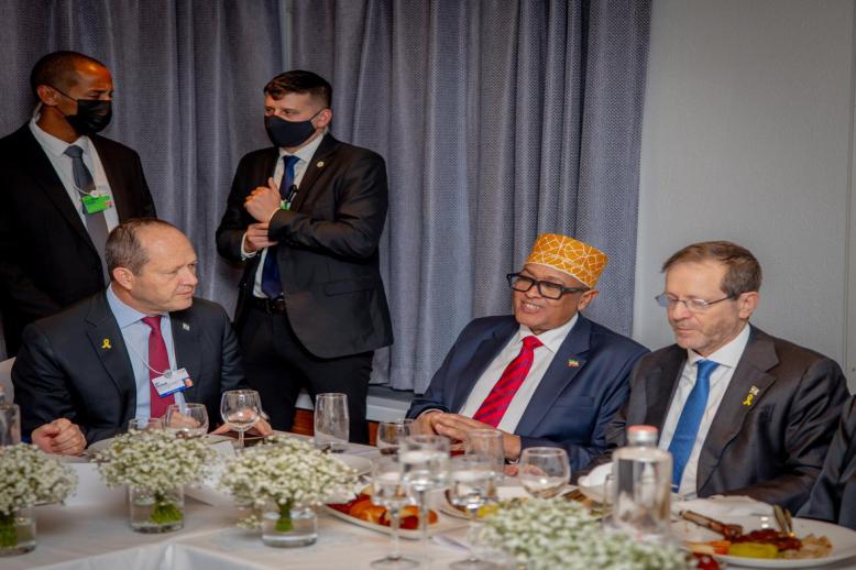 من الاعتراف باستقليم الإقليم الانفصالي إلى التعاون الاقتصادي