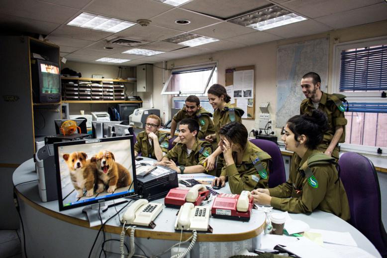 رفض إسرائيلي لإغلاق الإذاعة التي يمتد تاريخها لأكثر من سبعة عقود 