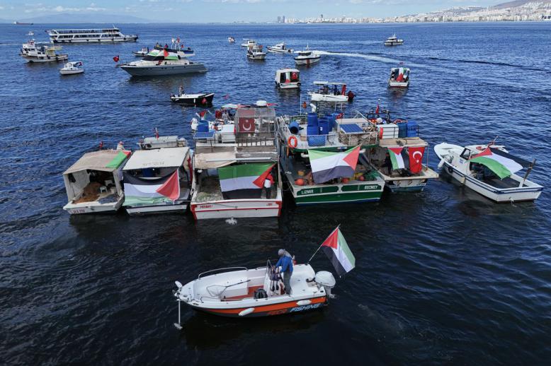 أسطول الصمود يرفع سقف التحدي