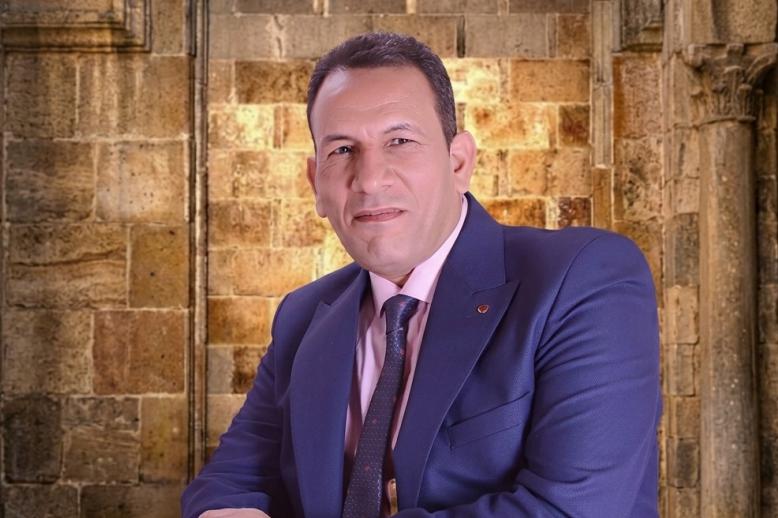الكاتب حسن الحضري
