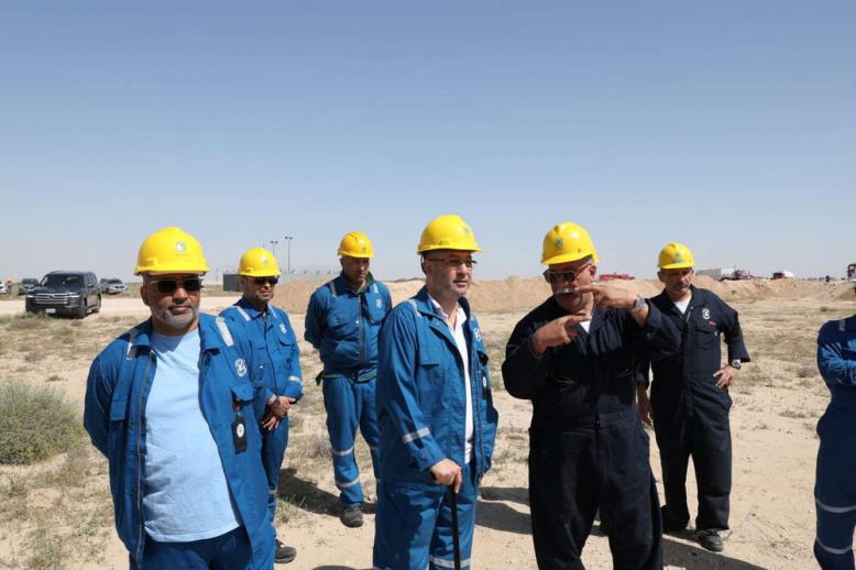 عمال شركة النفط