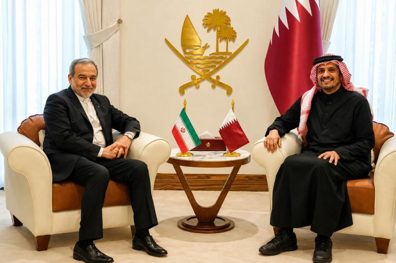 وزيرا خارجية قطر الشيخ محمد بن عبدالرحمان والايراني عباس عراقجي