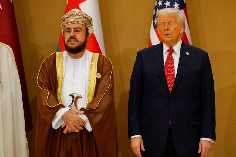 ترامب مع وزير خارجية سلطنة عمان