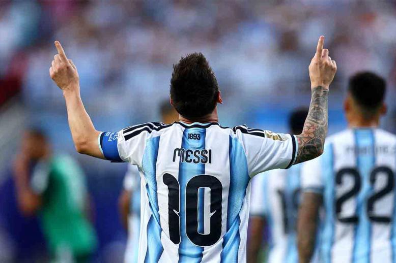 Messi's magic sent Argentina to a strong start of the World Cup