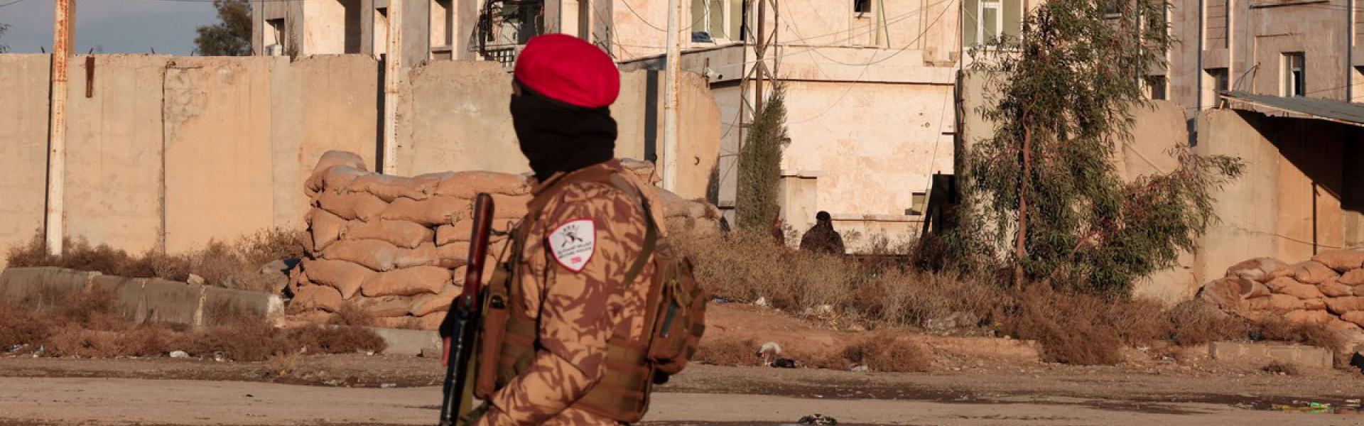 دمشق تتعهد بالتحقيق مع السجناء في سجون قسد لكشف عناصر داعش